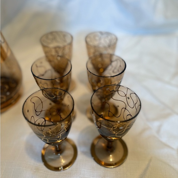 Vintage Elegant Gold Decanter Set with Glasses - Picture 5 of 11